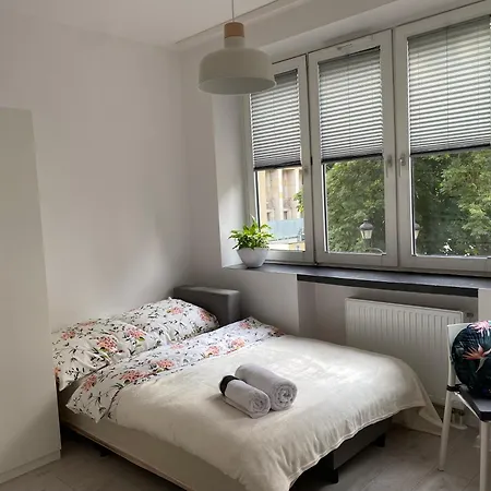 Kawalerki Basi Przy Dabrowskiego 22 Katovice Exteriér fotografie