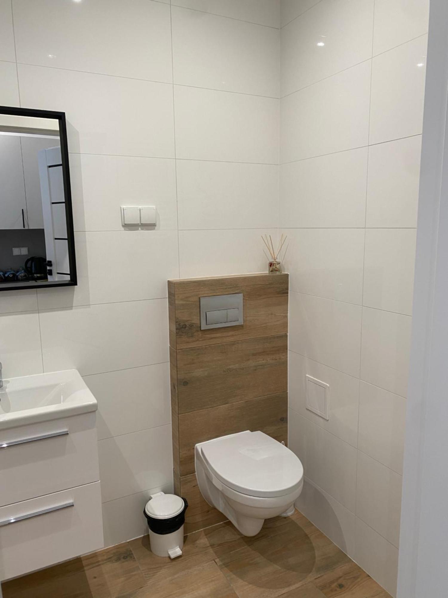 Apartmán Kawalerki Basi Przy Dabrowskiego 22 *
