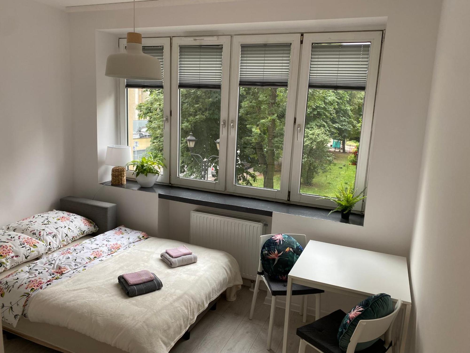 Apartmán Kawalerki Basi Przy Dabrowskiego 22 *