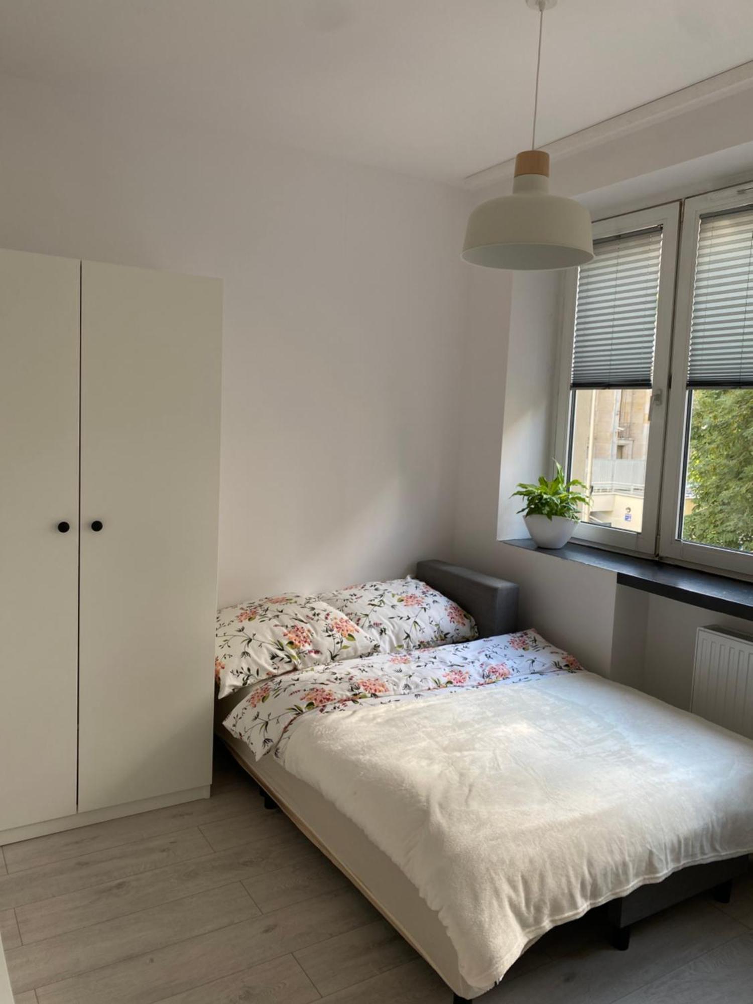 Kawalerki Basi Przy Dabrowskiego 22 Katowice